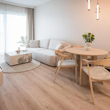 Zatoka Elite4rent Z Widokiem Na Jezioro I Przestronnymi Tarasami *