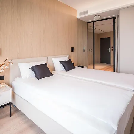 Zatoka Elite4rent Z Widokiem Na Jezioro I Przestronnymi Tarasami Apartment *