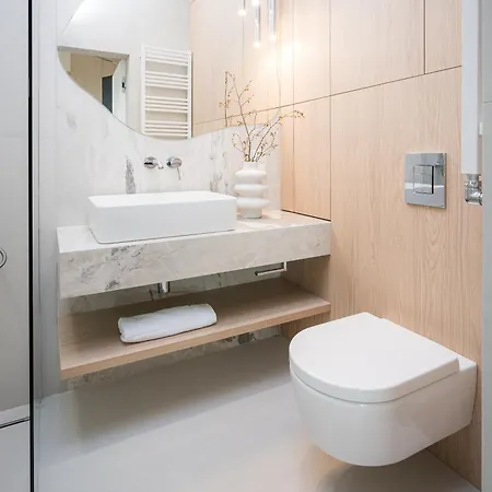 Zatoka Elite4rent Z Widokiem Na Jezioro I Przestronnymi Tarasami * 奥尔什丁