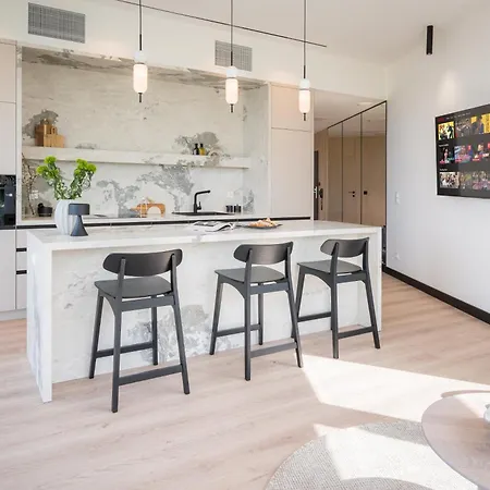 Zatoka Elite4rent Z Panoramicznym Widokiem Na Jezioro I Przestronnymi Tarasami דירה