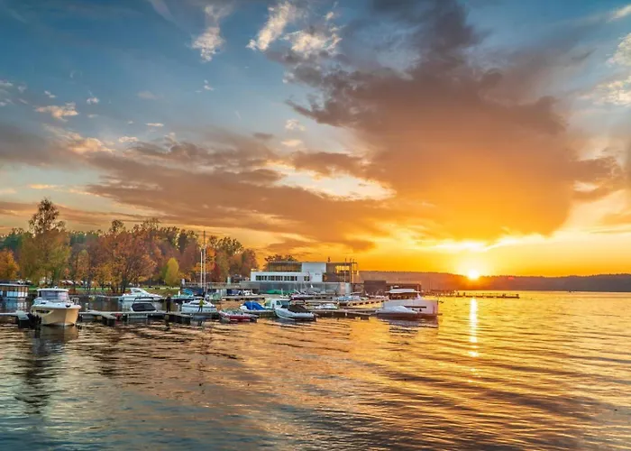 Zatoka Elite4rent Z Widokiem Na Jezioro I Przestronnymi Tarasami Διαμέρισμα Όλστυν